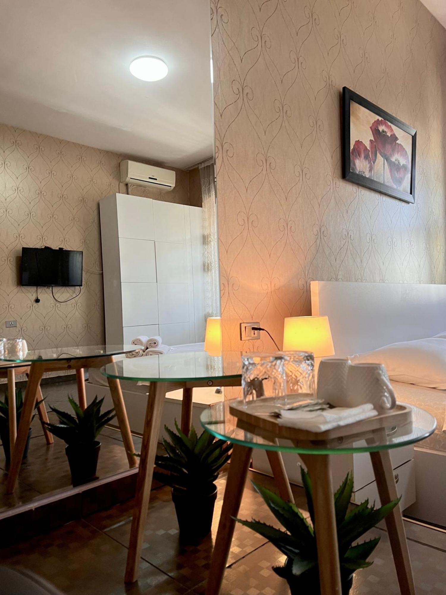 Hotel 6 Tbilisi Buitenkant foto